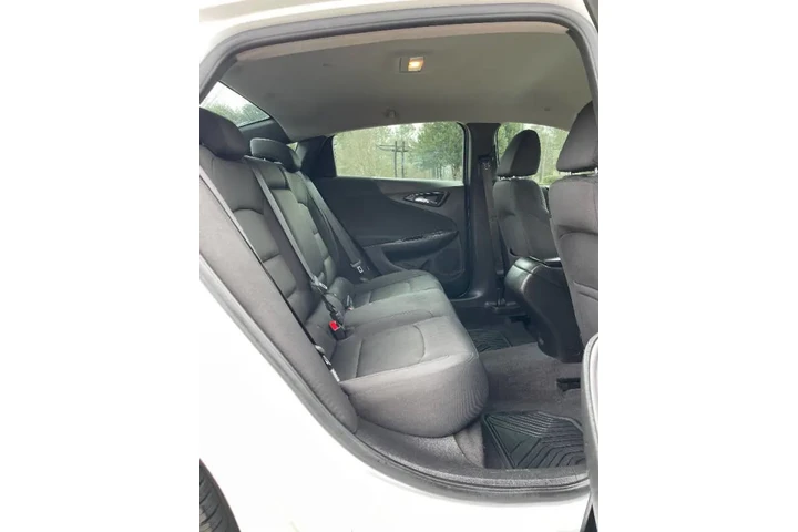 $6999 : 2017 Malibu LS image 7