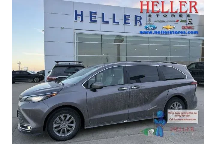 $32962 : Toyota Sienna 2022 AWD XLE 7 image 1