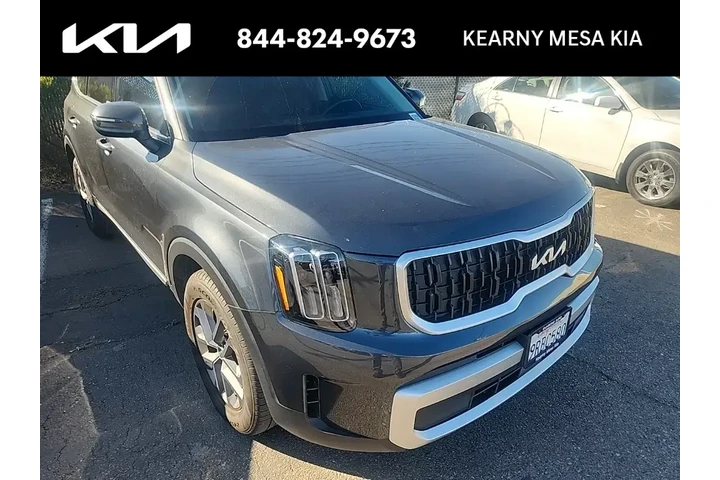 $32391 : Kia Telluride 2024 LX 4dr SU image 1