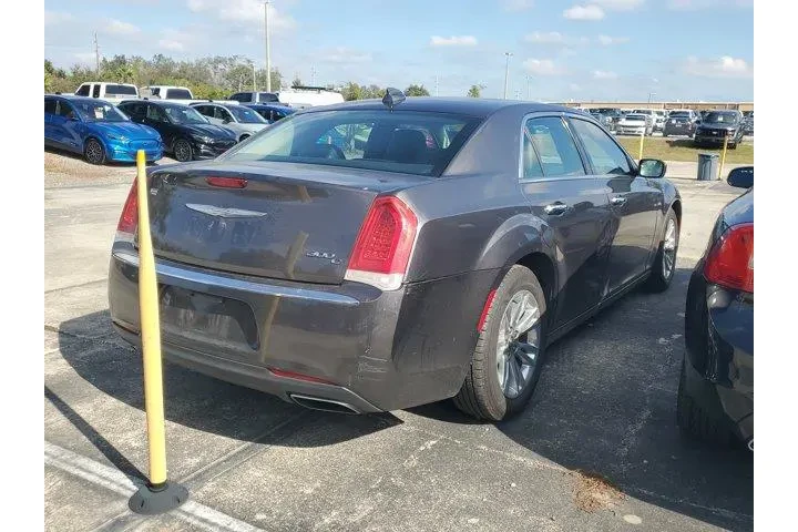 $11975 : Chrysler 300 2016 C 4dr Seda image 5