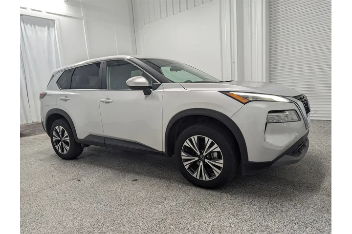 $21297 : Nissan Rogue 2023 SV 4dr Cro image 2