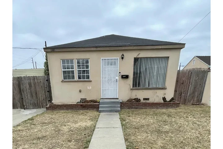 $2300 : Available 3Bed 2Bat in LA image 1