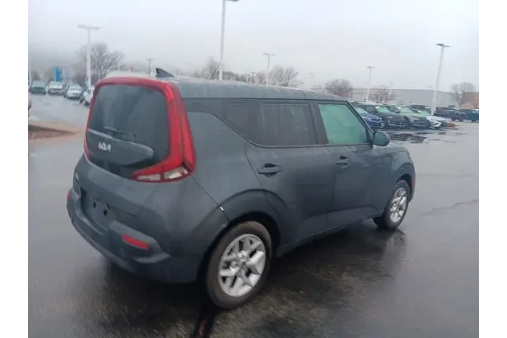 $13268 : Kia Soul 2022 LX 4dr Crossov image 8