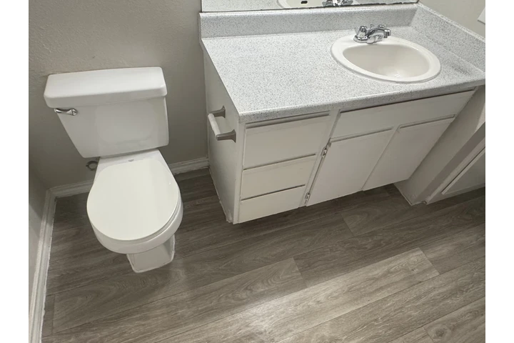 Cleaning Sevices LCC image 1