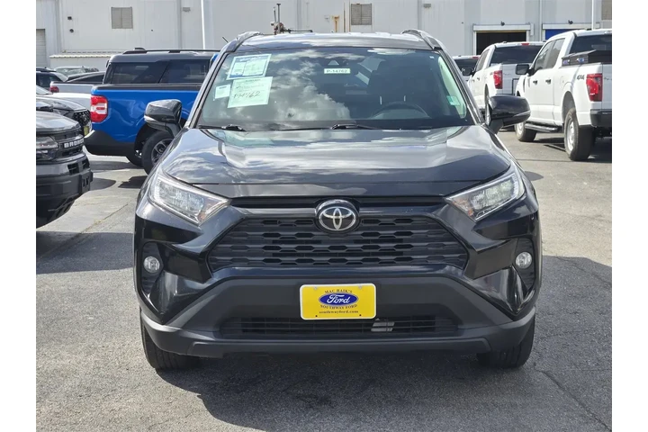 $22791 : Toyota RAV4 2021 AWD XLE 4dr image 2