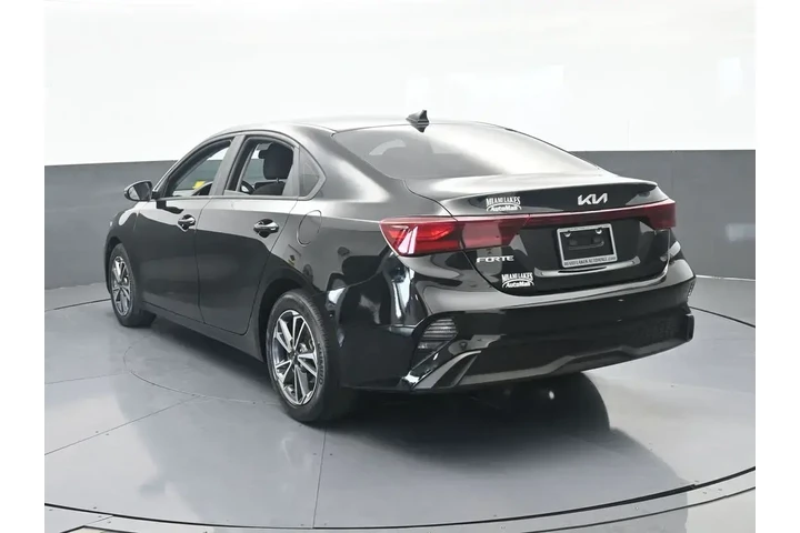 $15298 : Kia Forte 2024 LXS 4dr Sedan image 4