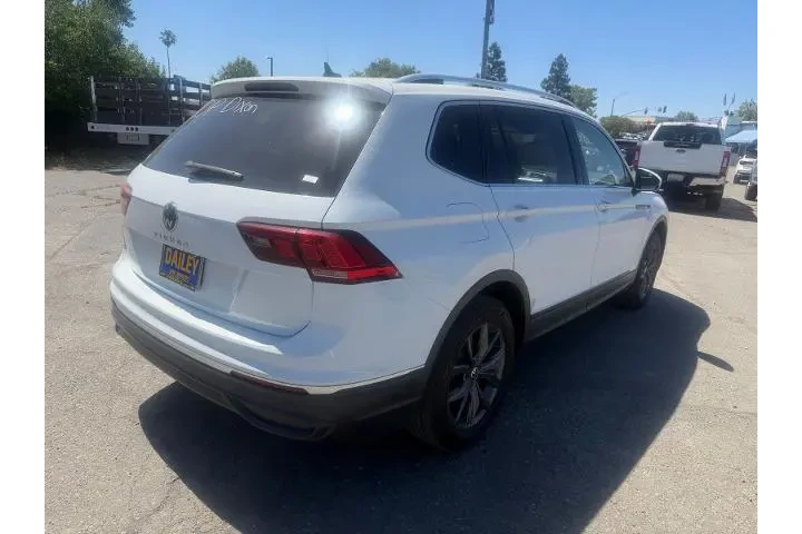 $22500 : Volkswagen Tiguan 2022 SE 4d image 5