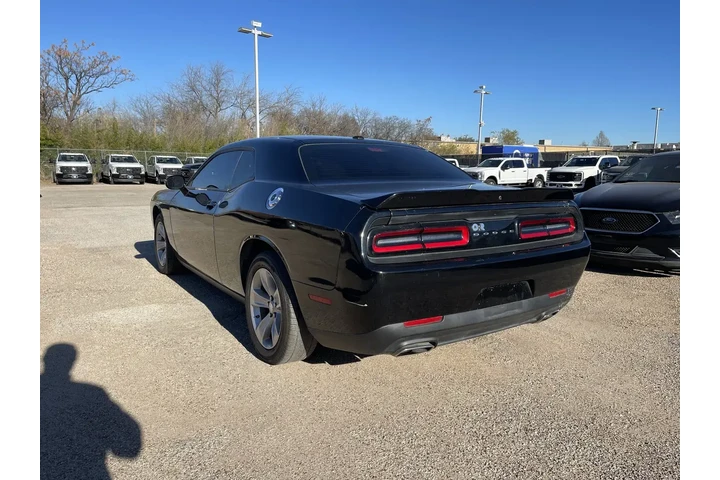 $24359 : Dodge Challenger 2023 SXT 2d image 4