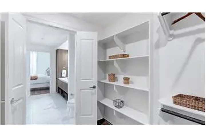 $13553 : Rental property with 3 bedro image 3