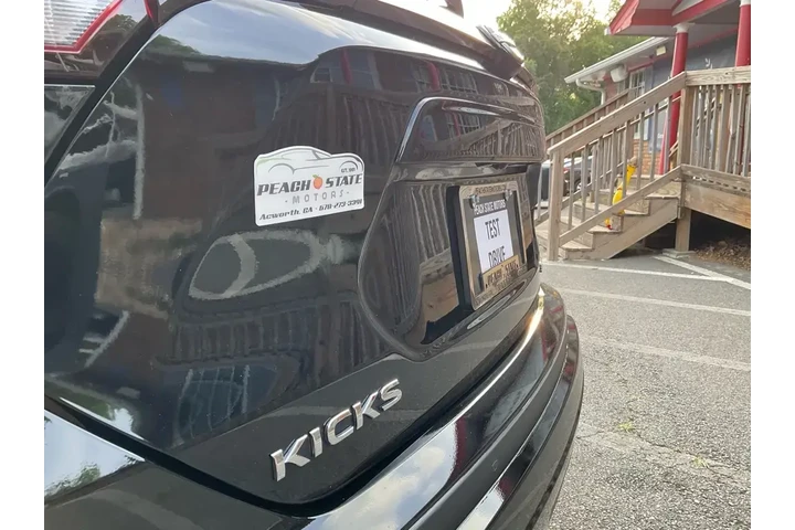 $17485 : Nissan Kicks 2023 SV 4dr Cro image 9