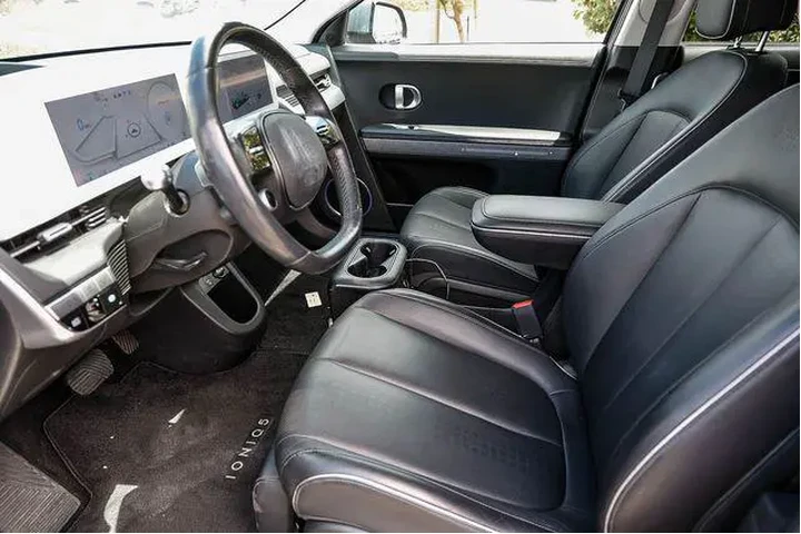 $29699 : Hyundai IONIQ 5 2023 AWD Lim image 7