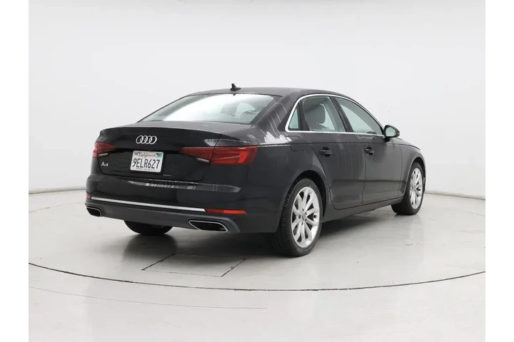 $17998 : Audi A4 2019 Titanium 40 TFS image 8