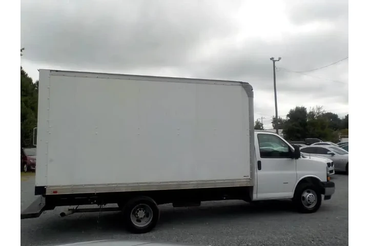 $15481 : 2020 Express G3500 159" image 6