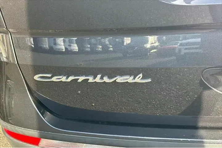 $26990 : Kia Carnival 2022 LX 4dr Min image 6