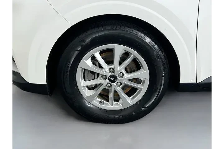 $29988 : Kia Carnival 2023 LX 4dr Min image 10