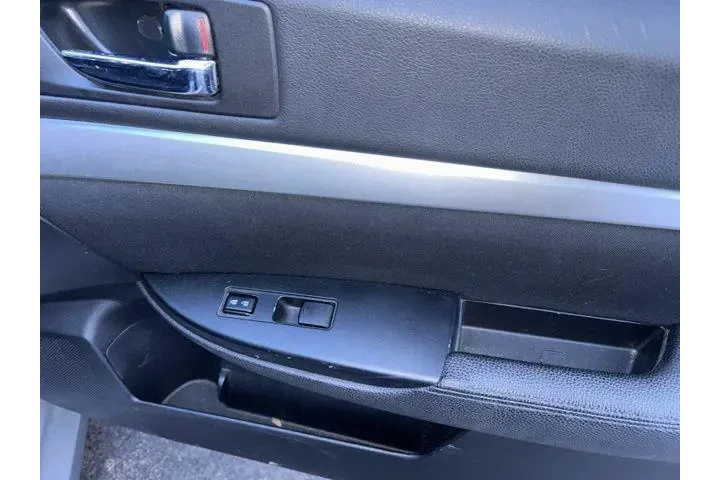 $7995 : Subaru Legacy 2011 AWD 2.5i image 7