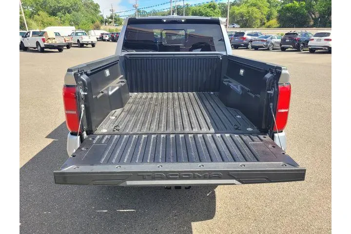 $37365 : Toyota Tacoma 2024 4x4 SR5 4 image 8