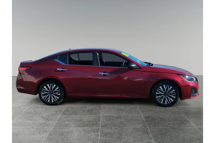 $24650 : Nissan Altima 2024 2.5 SV 4d image 6