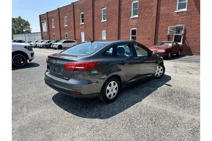 $8395 : Ford Focus 2015 S 4dr Sedan image 5