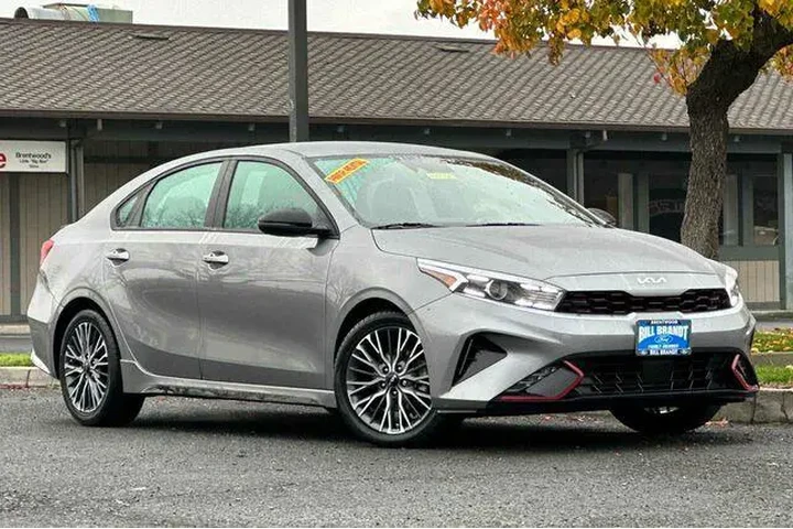 $16449 : Kia Forte 2023 GT-Line 4dr S image 2