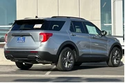 $27700 : Ford Explorer 2022 XLT 4dr S thumbnail