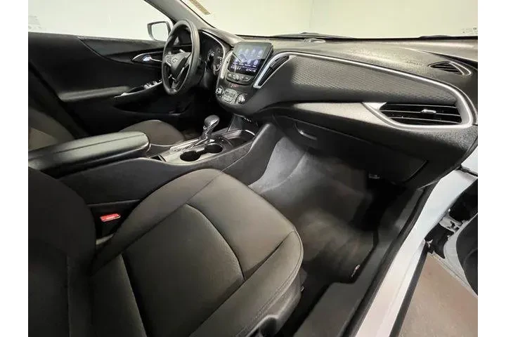 $16513 : Chevrolet Malibu 2023 LT 4dr image 10