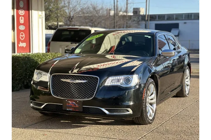 $15499 : 2019 300 Touring image 6