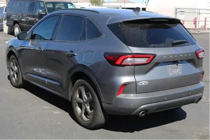 $19221 : Ford Escape 2023 ST-Line 4dr image 8