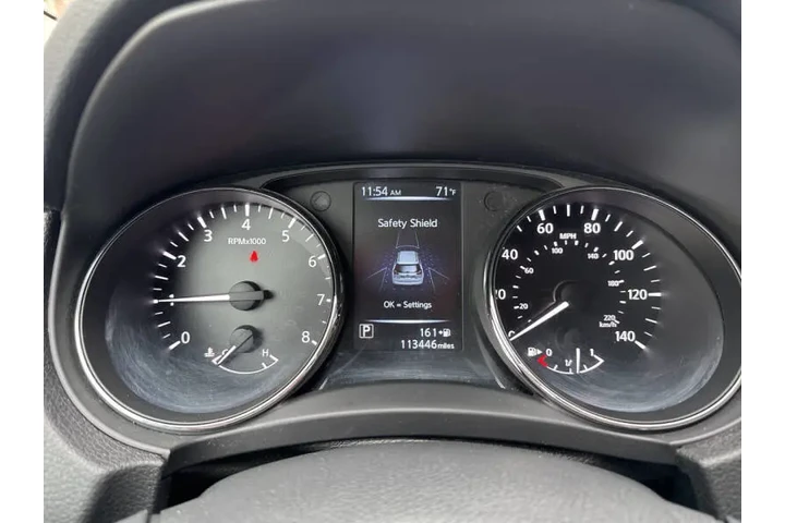 $9999 : 2017 Rogue SV image 9