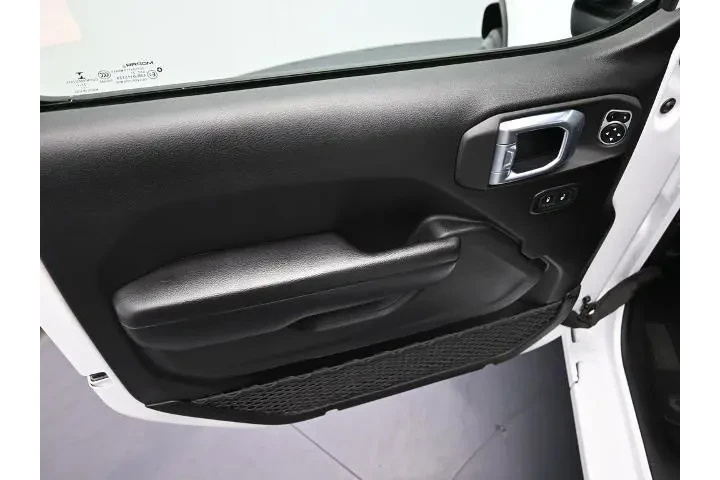 $29000 : Jeep Gladiator 2021 4x4 Spor image 9