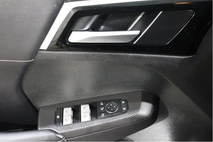 $25998 : Mitsubishi Outlander 2023 SE image 7