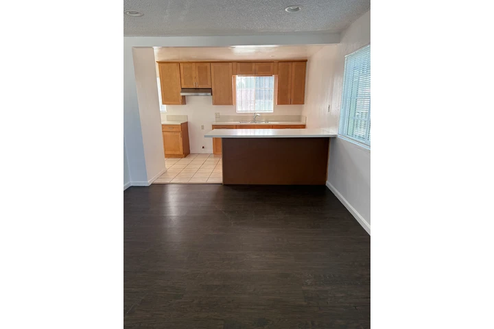 $1750 : DEPARTAMENTO  EN RENTA image 2