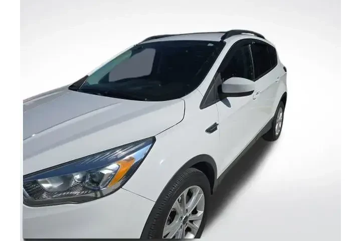 $9899 : Ford Escape 2017 SE 4dr SUV image 1