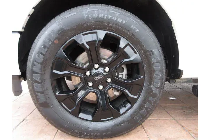 $33480 : Ford F-150 2022 4x2 XL 4dr S image 8