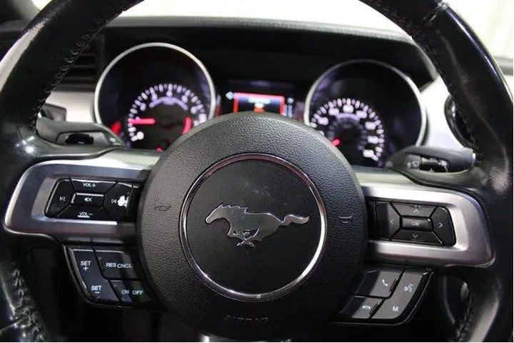 $22988 : Ford Mustang 2021 EcoBoost 2 image 8