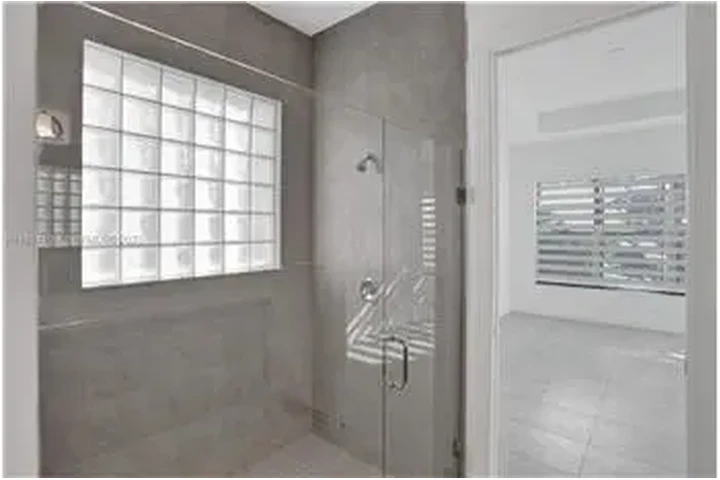 $4500 : Rental property with 3 bedro image 7