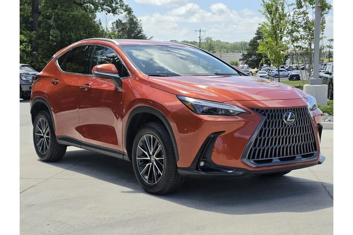 $39923 : Lexus NX 250 2024 4dr Crosso image 3