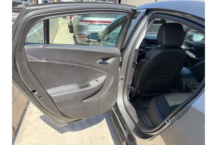 $12600 : Chevrolet Volt 2017 LT 4dr H image 4