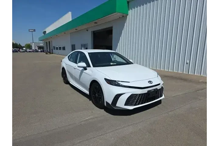 $38900 : Toyota Camry 2026 SE 4dr Sed image 1
