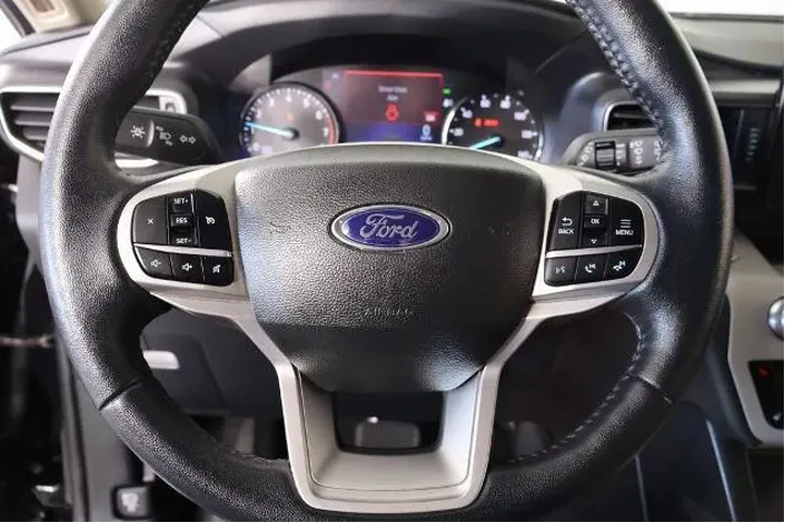 $26631 : Ford Explorer 2023 XLT 4dr S image 3