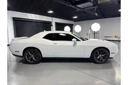2019 Dodge Challenger SXT Coup thumbnail