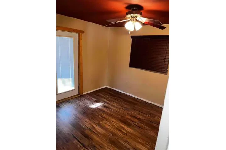 $850 : 1br - Cute and cozy duplex! Ni image 7