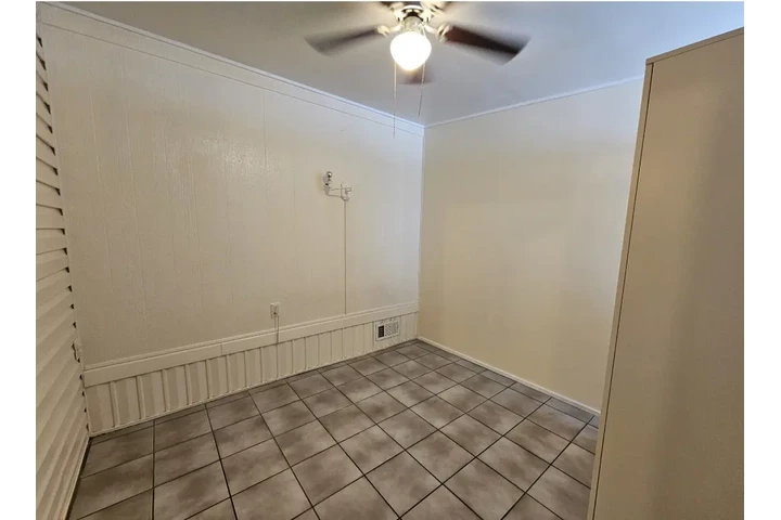 $1000 : Estudio en oakland park image 1