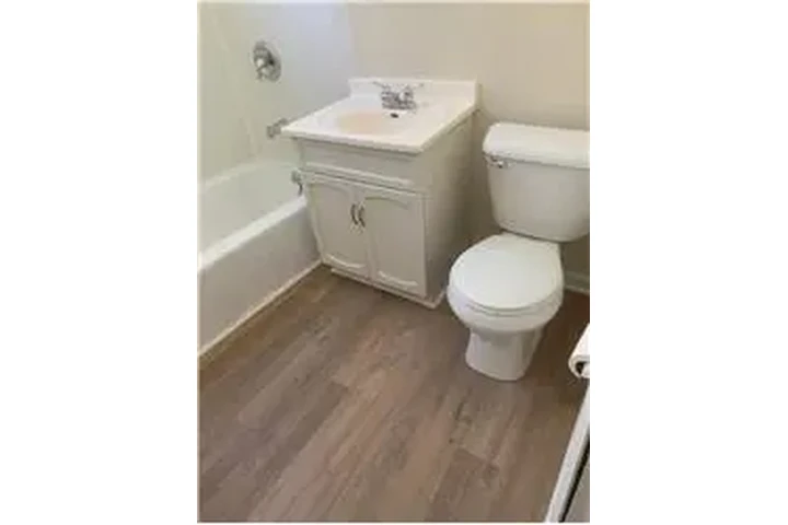 $1700 : Rental property with 3 bedro image 3