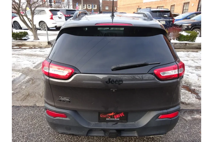 $8900 : 2015 Cherokee 4WD 4dr Latitud image 6