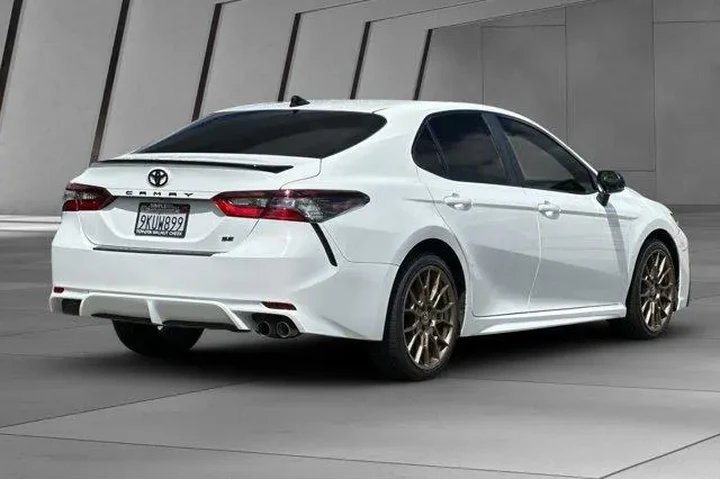 $26700 : Toyota Camry 2024 SE Nightsh image 4