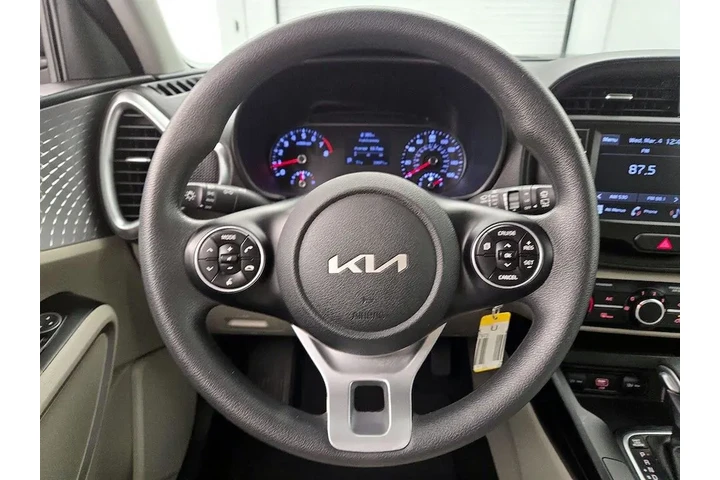 $16998 : Kia Soul 2022 LX 4dr Crossov image 10