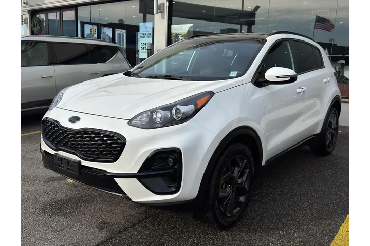 $12895 : Kia Sportage 2022 AWD Nightf image 1