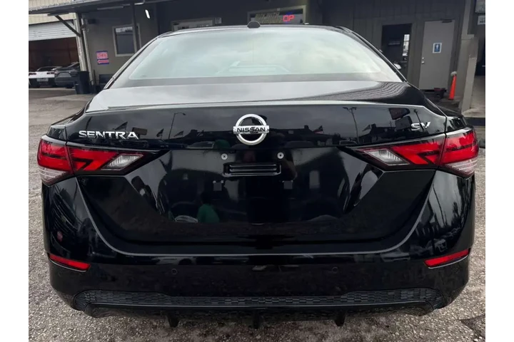 2023 Sentra SV image 4