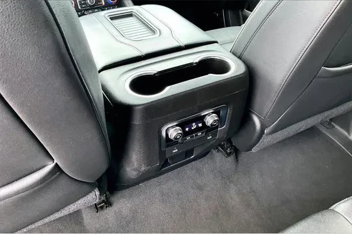 $32991 : GMC Yukon XL 2021 4x4 SLT 4d image 10